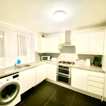 Comfy Two Bedroom Apartment Edgeware Road In Central London Exterior photo