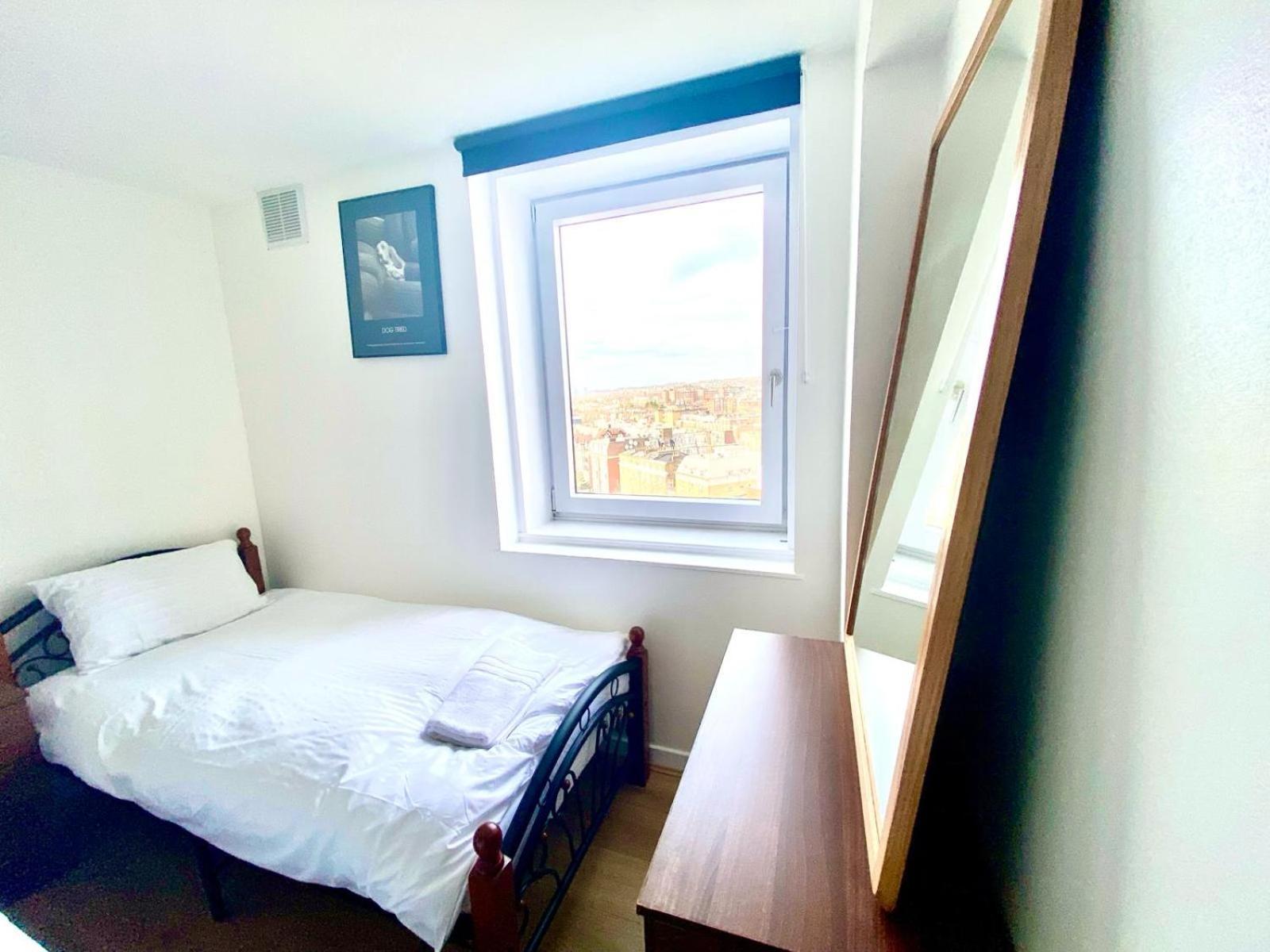 Comfy Two Bedroom Edgeware Road In Appartement Londen