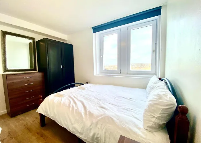 Comfy Two Bedroom Apartment Edgeware Road In Central London