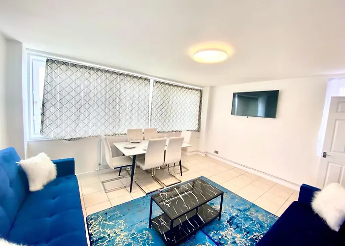 Comfy Two Bedroom Apartment Edgeware Road In Central London