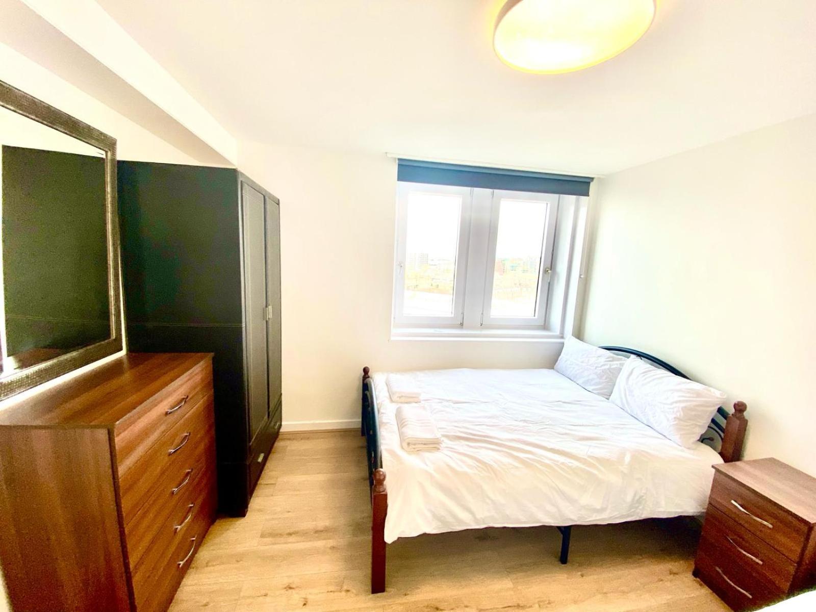 Comfy Two Bedroom Edgeware Road In