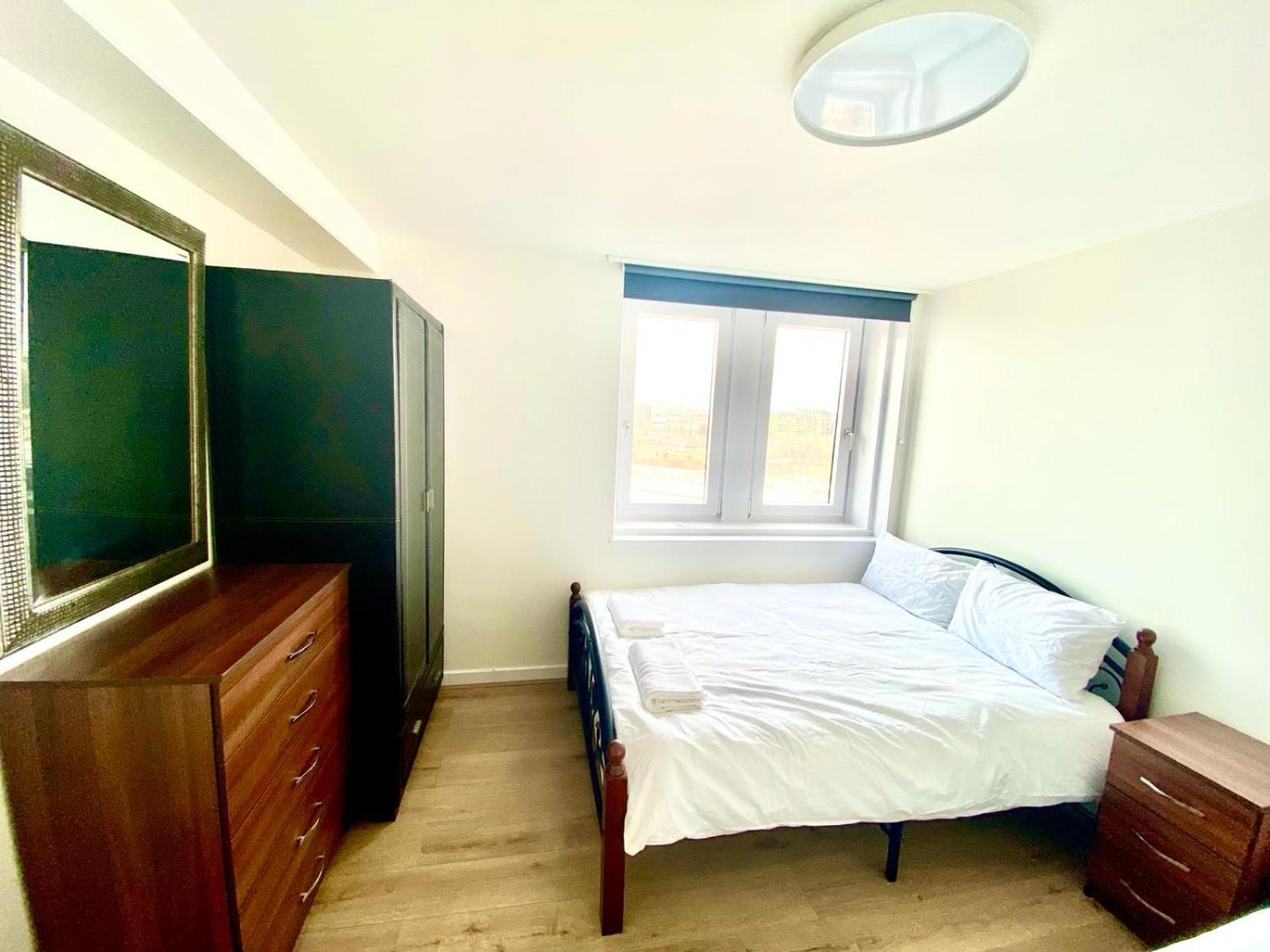 Comfy Two Bedroom Edgeware Road In Apartamento