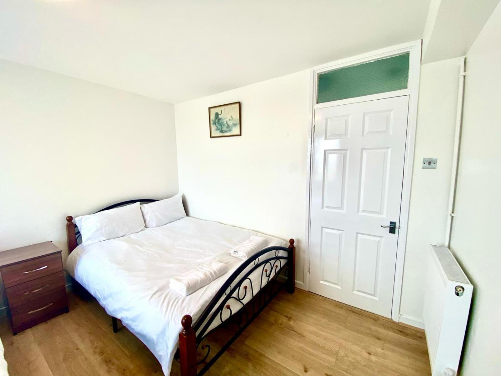 Comfy Two Bedroom Edgeware Road In Apartment London